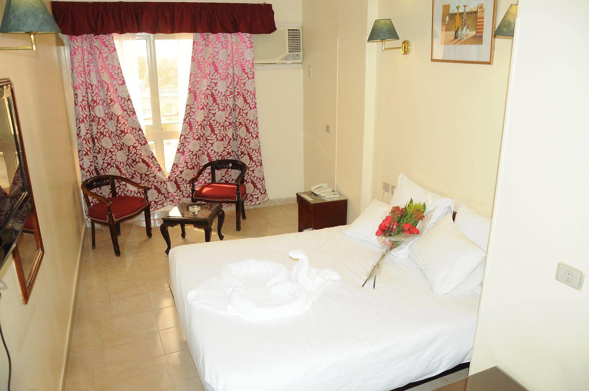 Nile Hotel Aswan Exterior photo